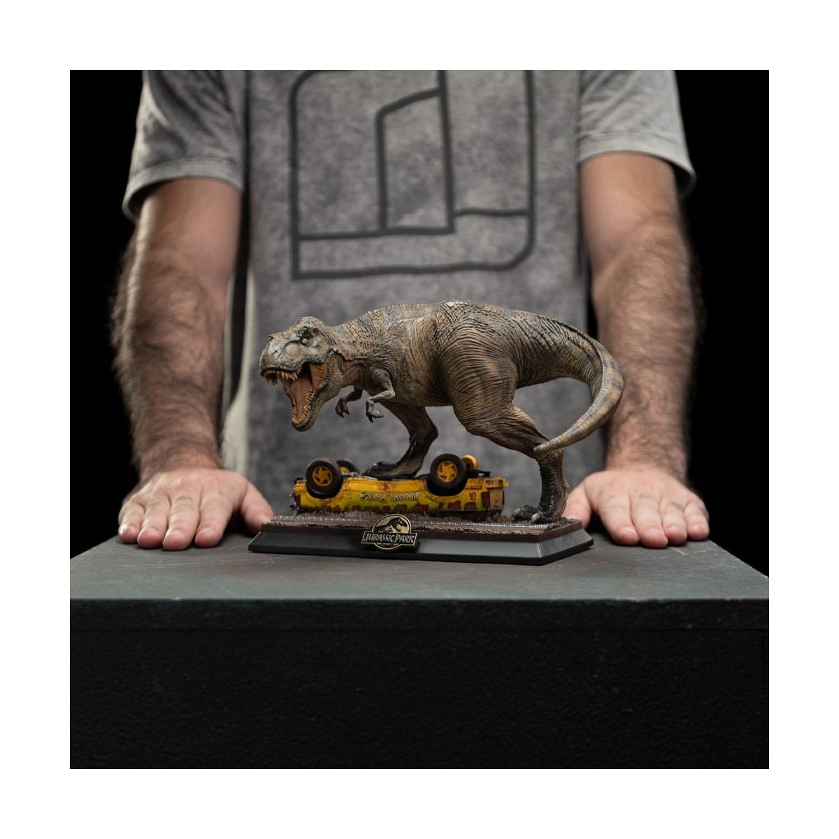 Iron Studios - L'attacco del T-Rex - Icone di Jurassic Park