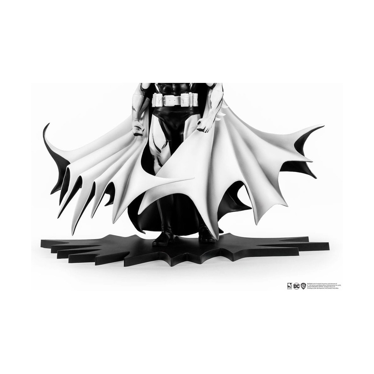 Pure Arts - Statuetta PX - Batman versione bianca e nera 1/8