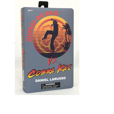 Diamond Select - Cobra Kai - DANIEL LARUSSO VHS ESCLUSIVA SDCC 2022