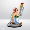 Statuetta Plastoy in pvc - Obelix "mucchio di caschi