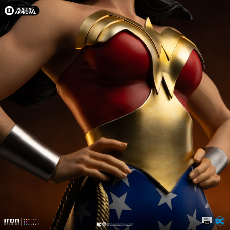 Iron Studios DC Comics - WONDER WOMAN DC TRINITY - Replica Legacy 1/4
