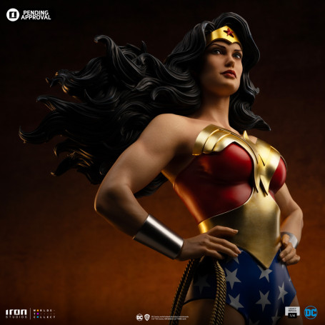 Iron Studios DC Comics - WONDER WOMAN DC TRINITY - Replica Legacy 1/4