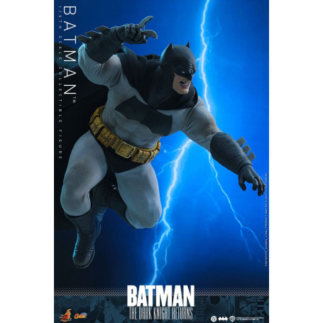 Hot Toys - BATMAN - Batman: Il ritorno del Cavaliere Oscuro Comic Masterpiece 1/6