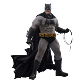 Hot Toys - BATMAN - Batman: Il ritorno del Cavaliere Oscuro Comic Masterpiece 1/6