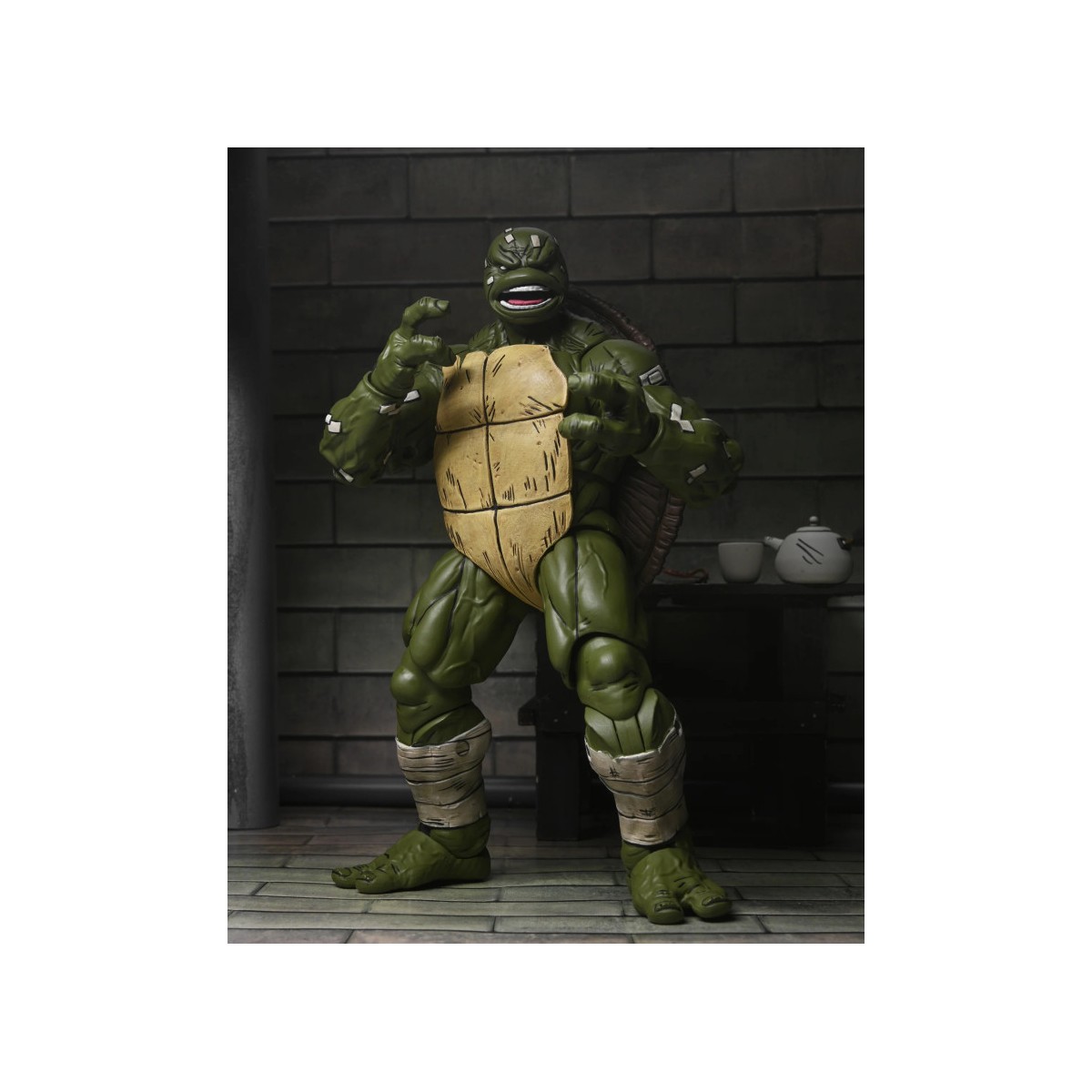 NECA - IDW Comics The Last Ronin - Ultimate Battle Damaged Ronin TMNT - Teenage Mutant Ninja Turtles