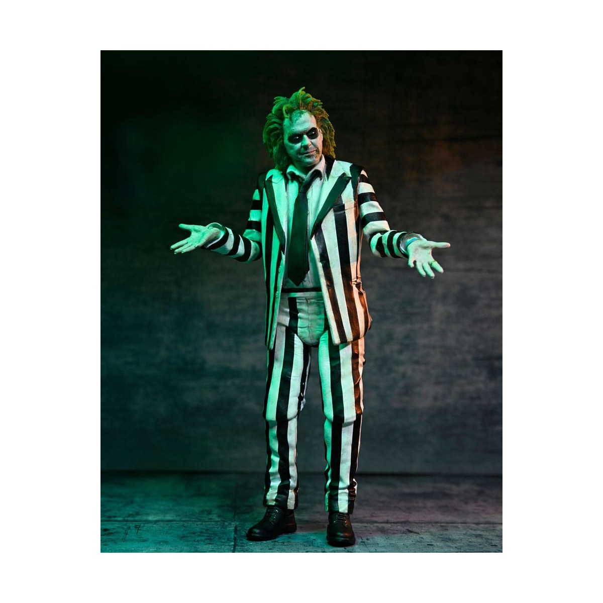 Neca BeetleJuice Beetlejuice - Ultimate Beetlejuice vestito a strisce