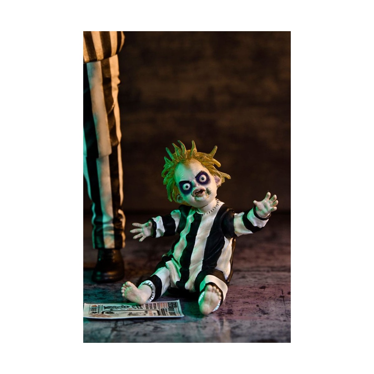 Neca BeetleJuice Beetlejuice - Ultimate Beetlejuice vestito a strisce