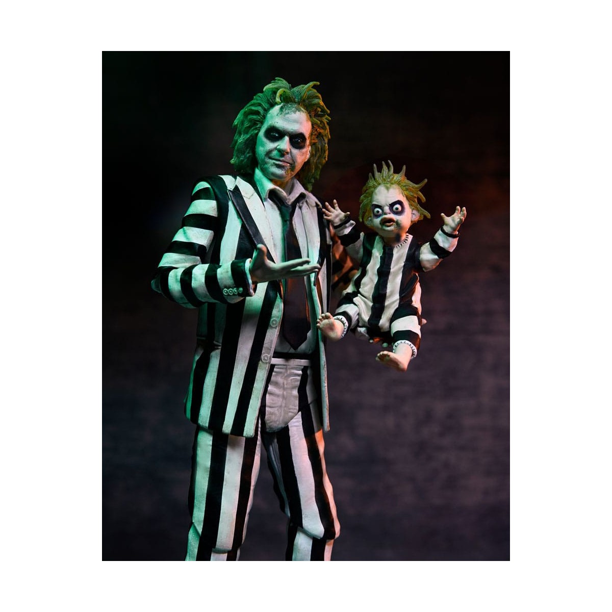 Neca BeetleJuice Beetlejuice - Ultimate Beetlejuice vestito a strisce