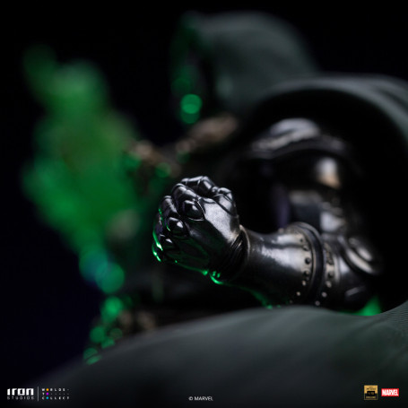 Iron Studios Marvel - DR. Destino 1/10 Deluxe Art Scale - Diorama del Guanto dell'Infinito