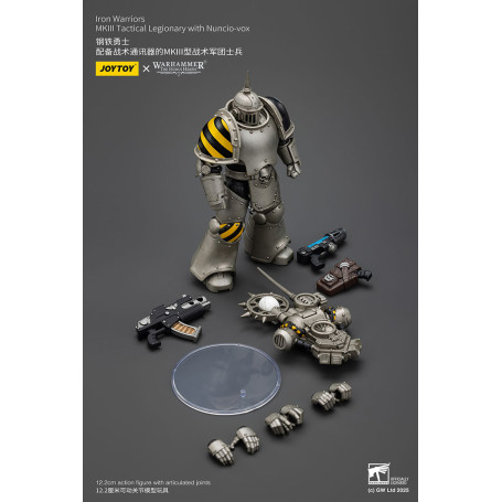Joytoy - Warhammer - Iron Warriors Mk III Tactical Squad - Mk III Tactical Legionary con Nuncio-vox