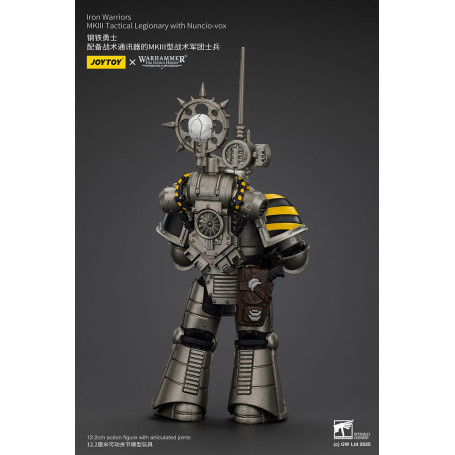 Joytoy - Warhammer - Iron Warriors Mk III Tactical Squad - Mk III Tactical Legionary con Nuncio-vox