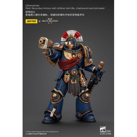 JoyToy - Space Marines II - Armatura Ultramarines Relic Secundus con Artificer Bolt Rifle Chainsword e Bolt Pistol 1/18