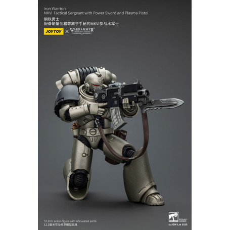 Joytoy - Warhammer - Sergente tattico Iron Warriors MKVI con spada elettrica e pistola al plasma