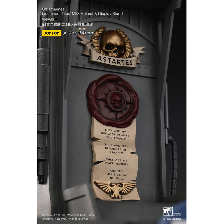 JoyToy - Space Marines II - Ultramarines Elmetto MkX del tenente Titus - espositore-11