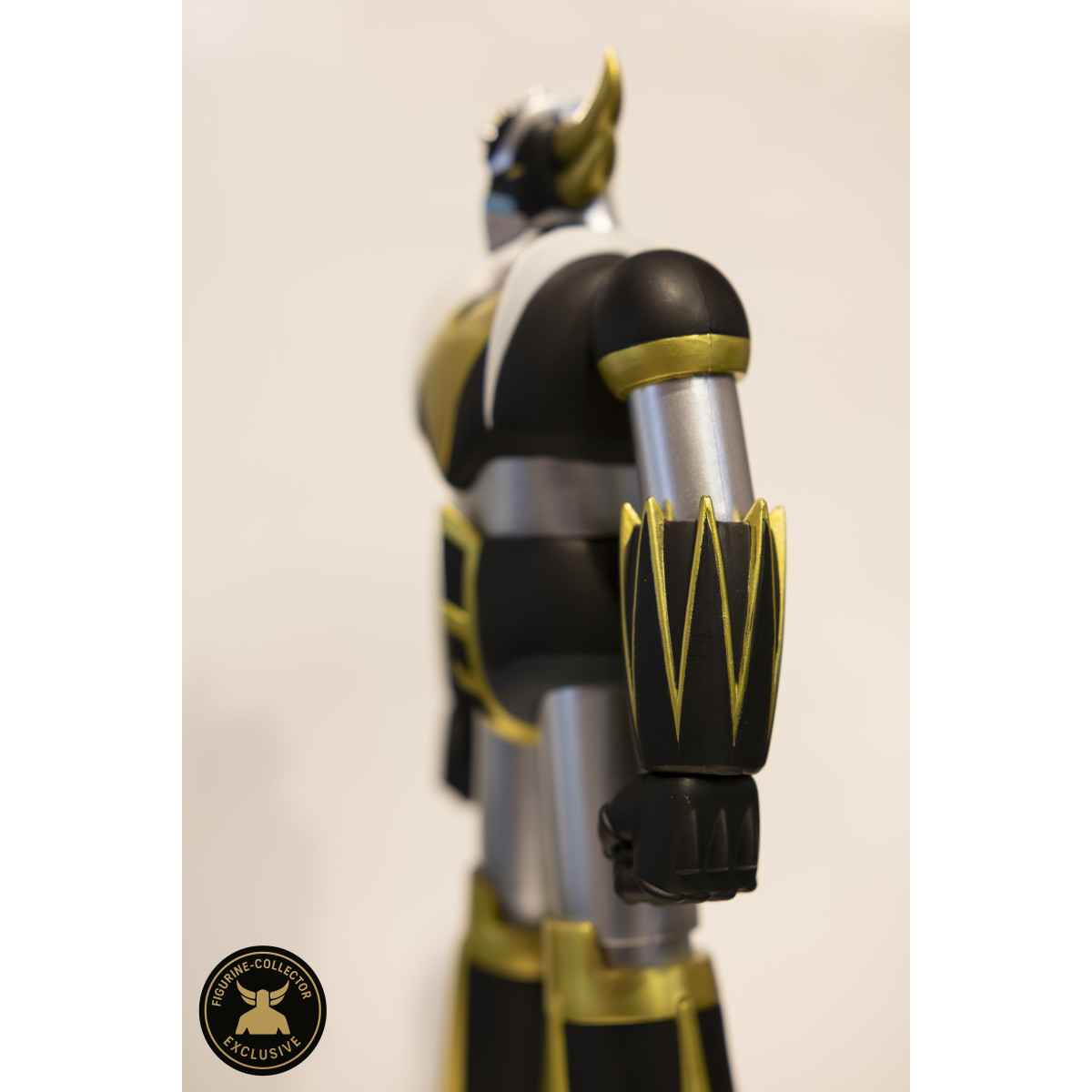 HL Pro - Goldrake (Grendizer) Figurine da collezione esclusive in oro e nero - Jumbo Machinder - Shogun Warrior Ufo Robot Grendi