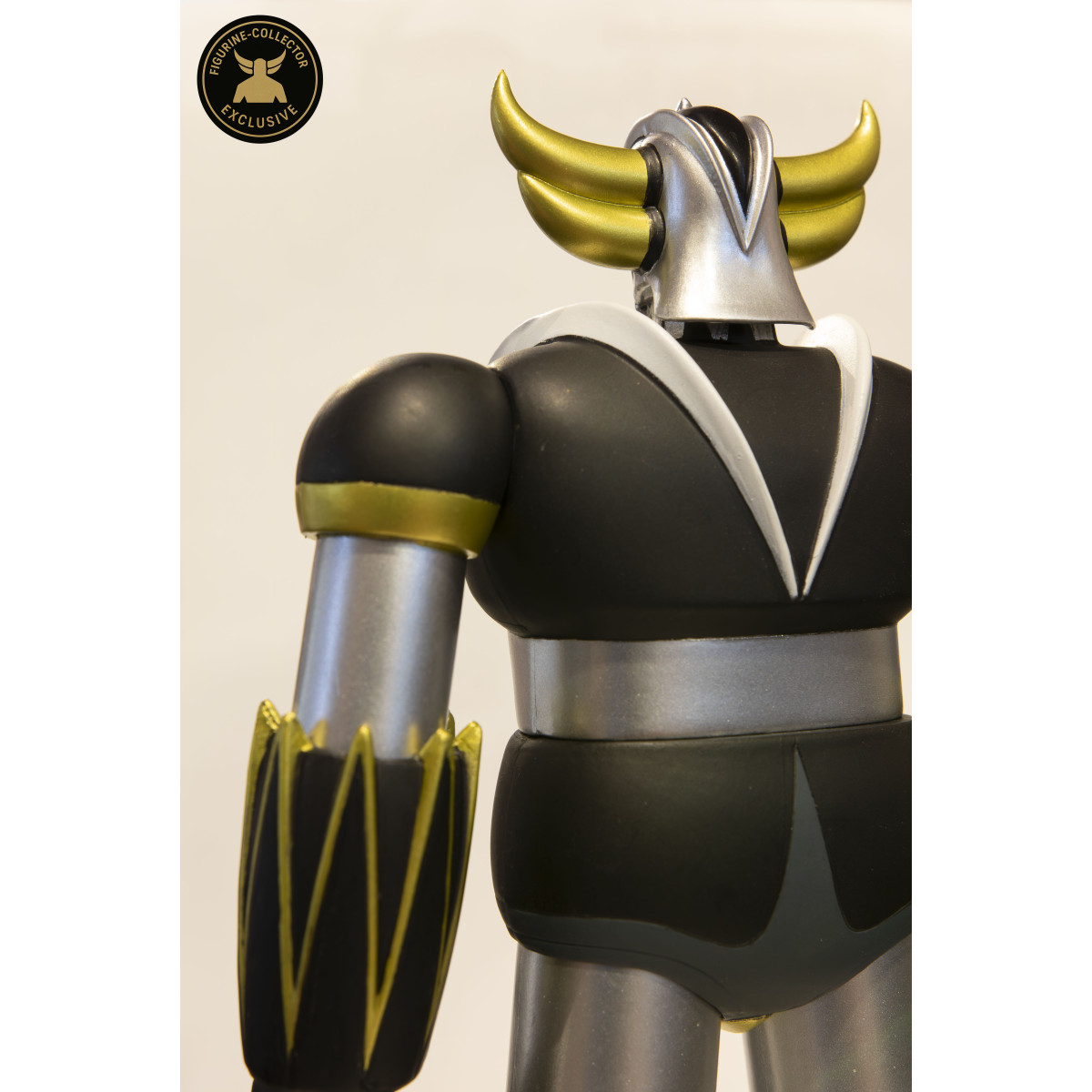 HL Pro - Goldrake (Grendizer) Figurine da collezione esclusive in oro e nero - Jumbo Machinder - Shogun Warrior Ufo Robot Grendi
