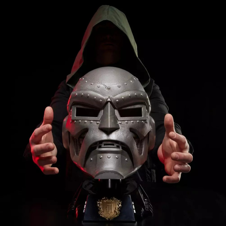 Hasbro - Replica Dr Helmet Doom 1/1 - Marvel Legends Helmet