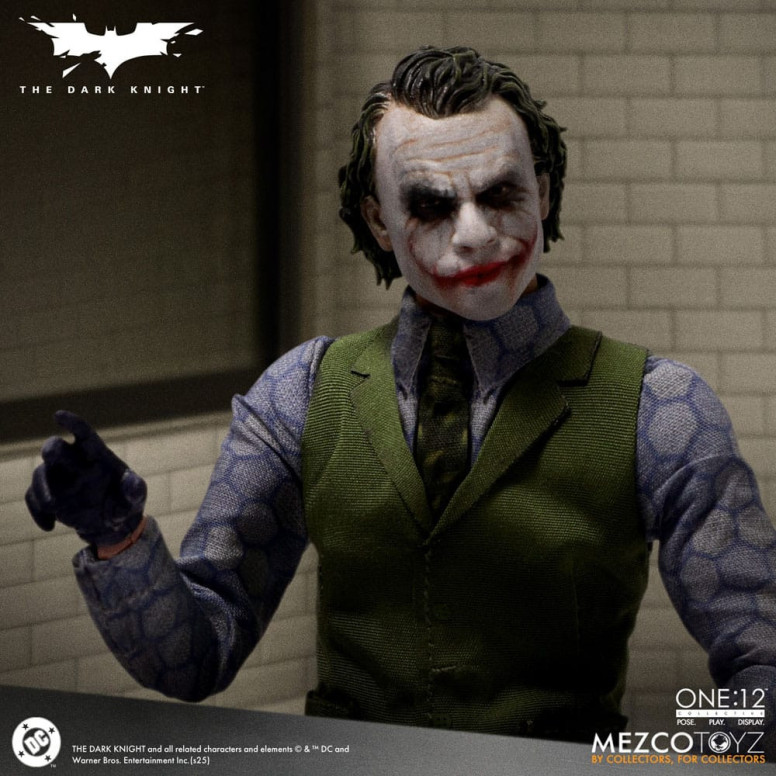 Mezco One 12 - Batman Il Cavaliere Oscuro - Il Joker - DC Comics