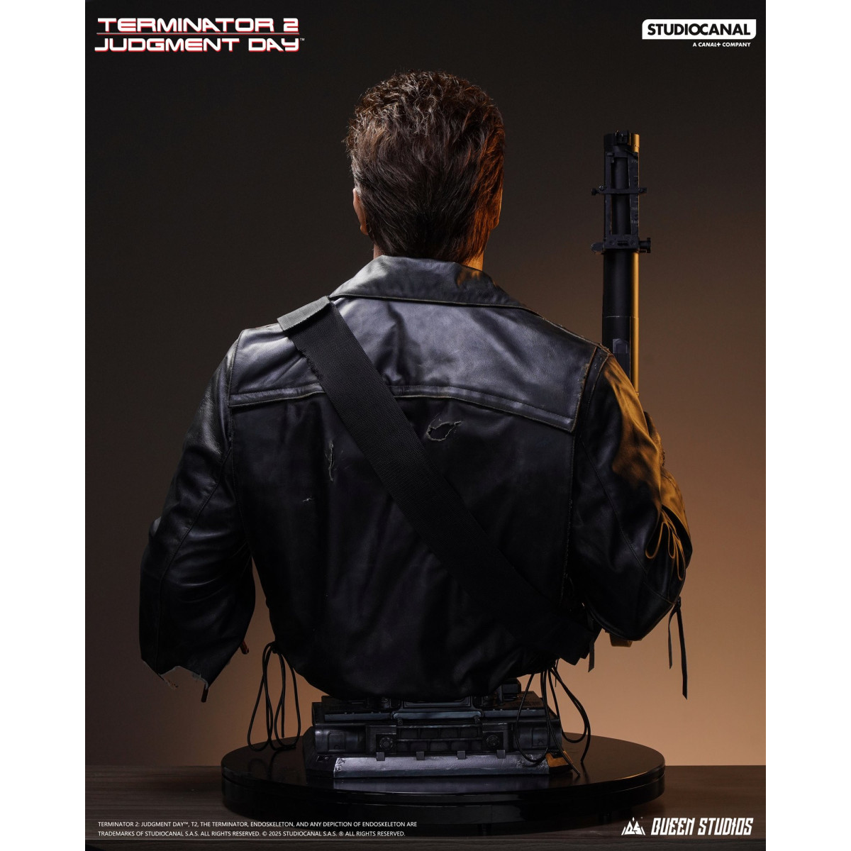 Queen Studios - Busto a grandezza naturale del T-800 danneggiato dalla battaglia - Terminator 2
