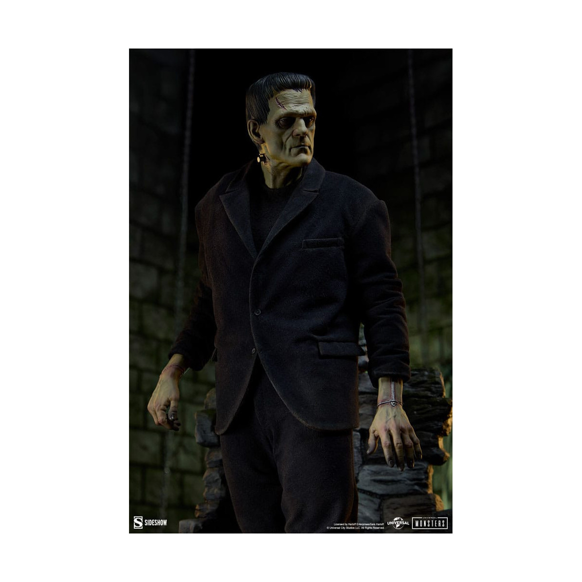 Sideshow Universal Monsters - Formato Premium Frankenstein (costume in tessuto) 1/4
