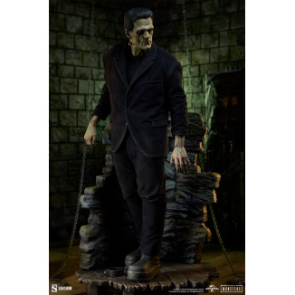 Sideshow Universal Monsters - Formato Premium Frankenstein (costume in tessuto) 1/4
