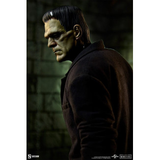 Sideshow Universal Monsters - Formato Premium Frankenstein (costume in tessuto) 1/4