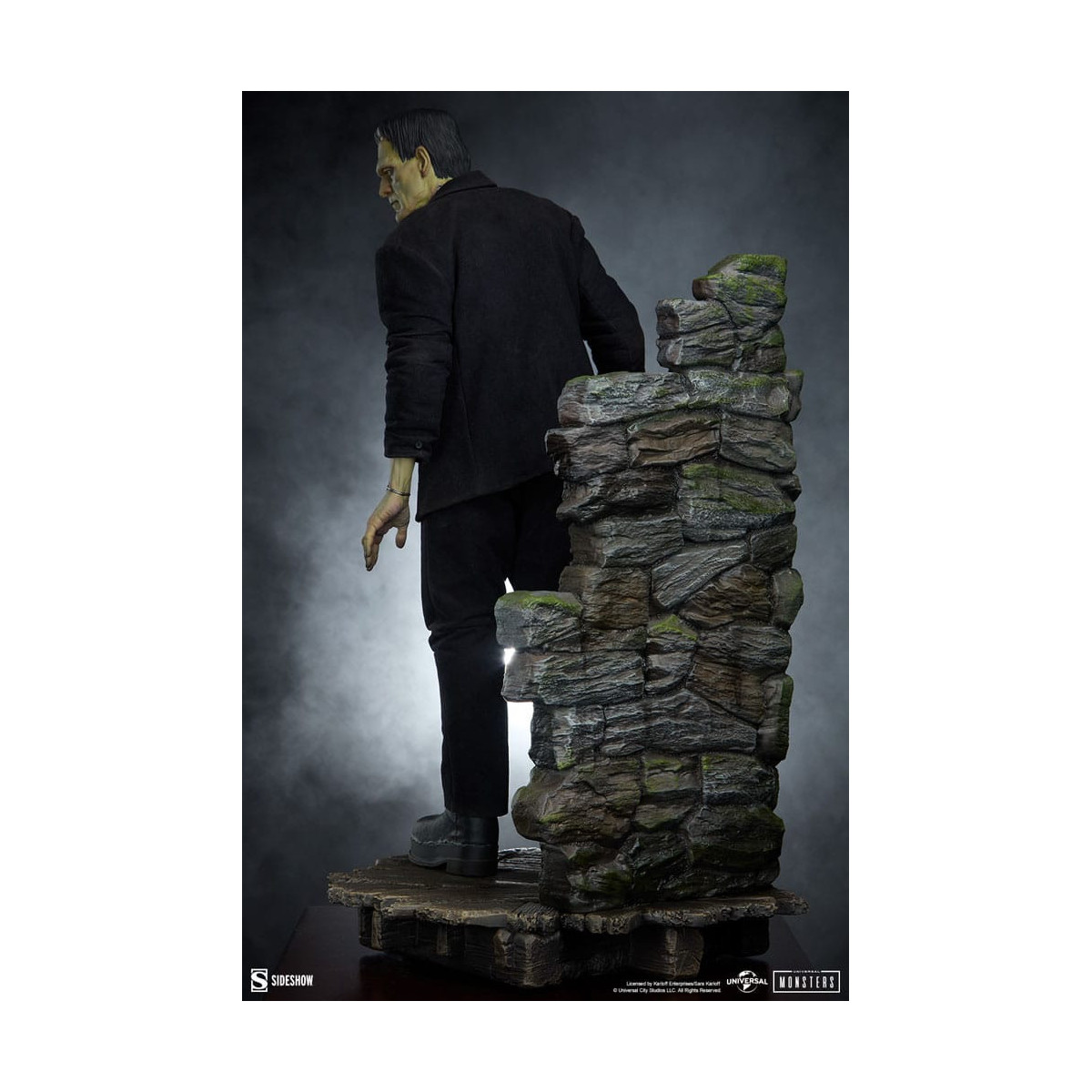 Sideshow Universal Monsters - Formato Premium Frankenstein (costume in tessuto) 1/4