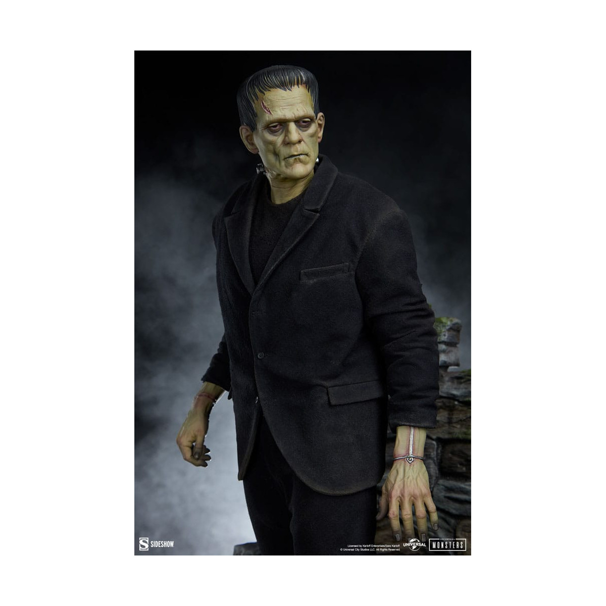 Sideshow Universal Monsters - Formato Premium Frankenstein (costume in tessuto) 1/4
