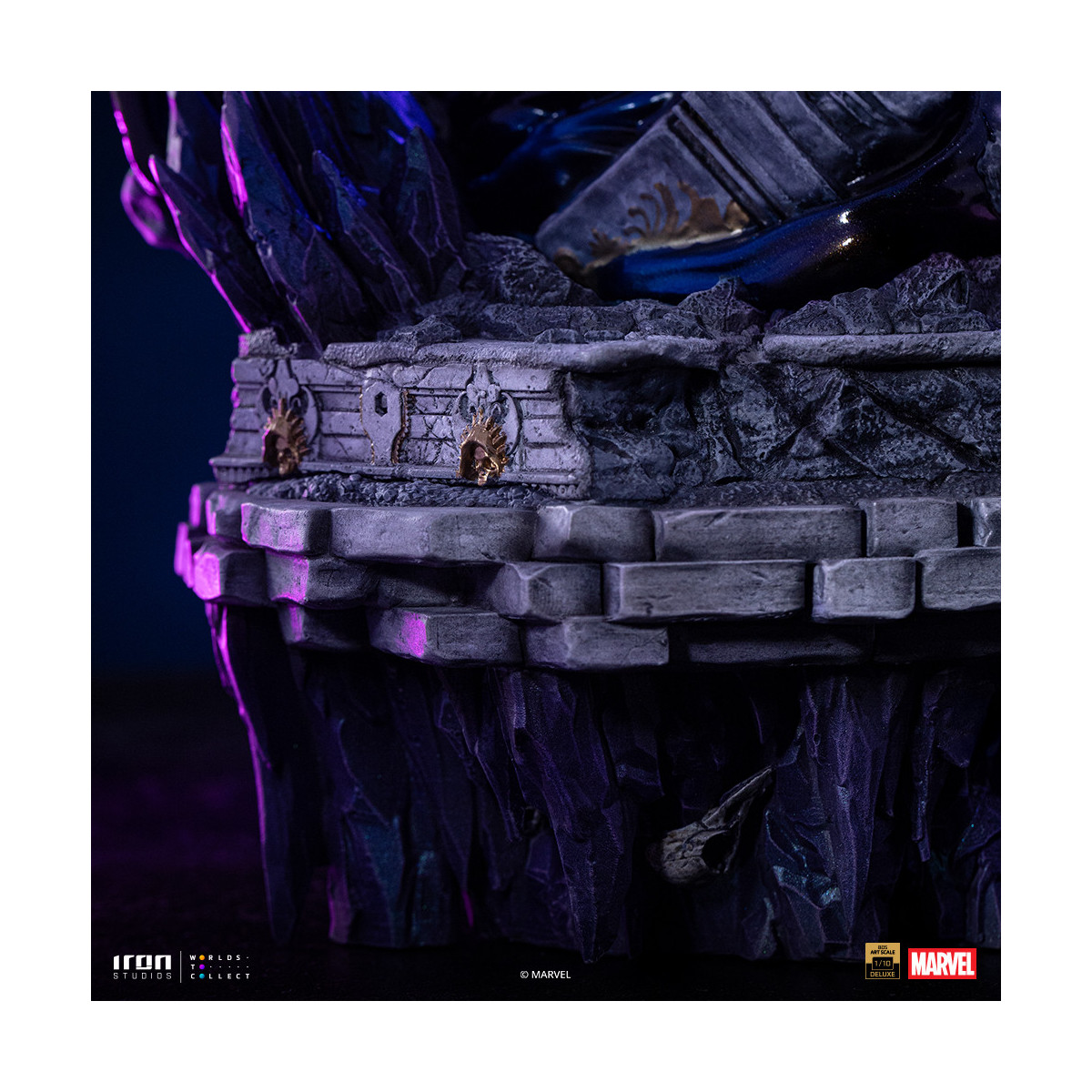 Iron Studios Marvel - Silver Surfer Deluxe Art Scale 1/10 - Diorama del guanto dell'infinito