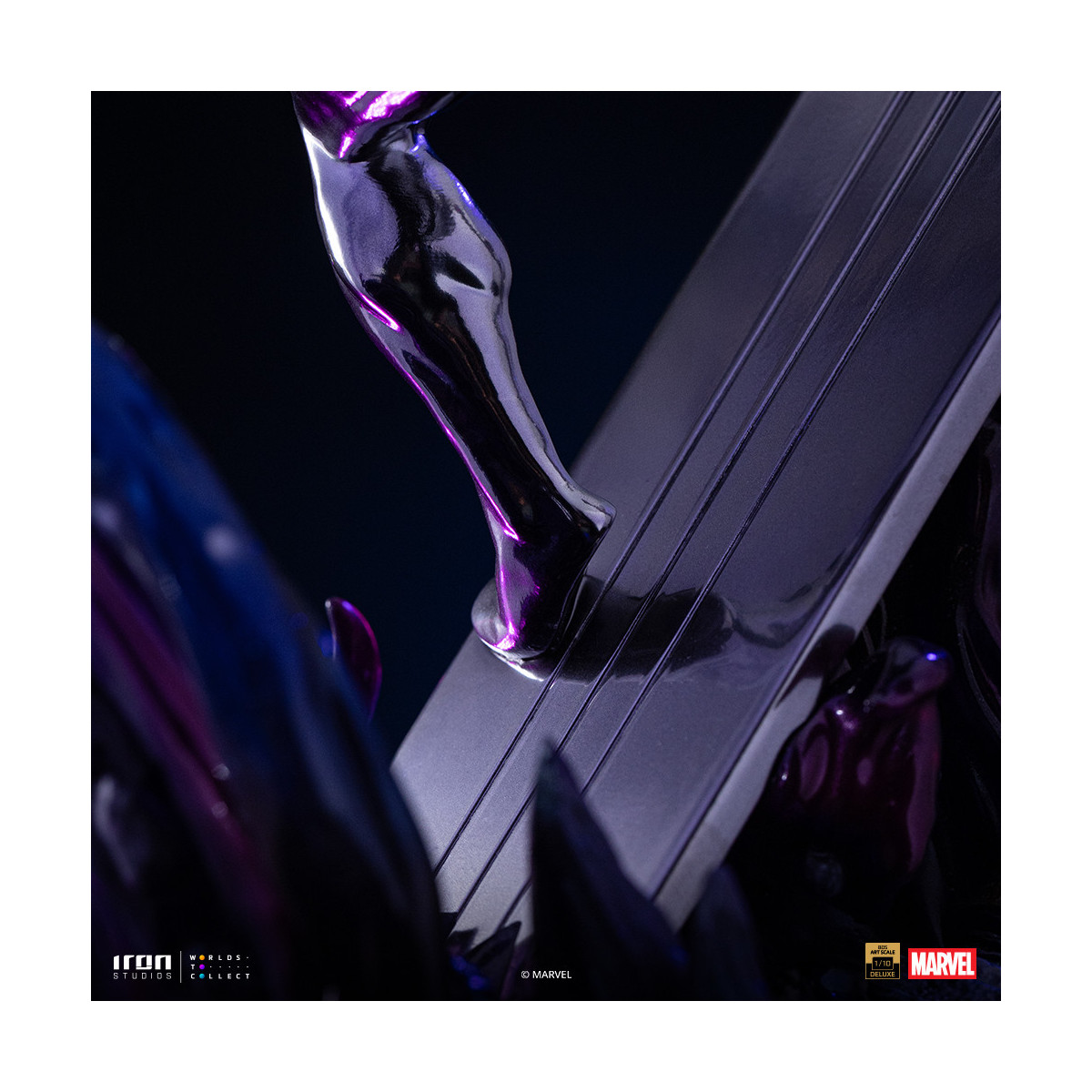 Iron Studios Marvel - Silver Surfer Deluxe Art Scale 1/10 - Diorama del guanto dell'infinito