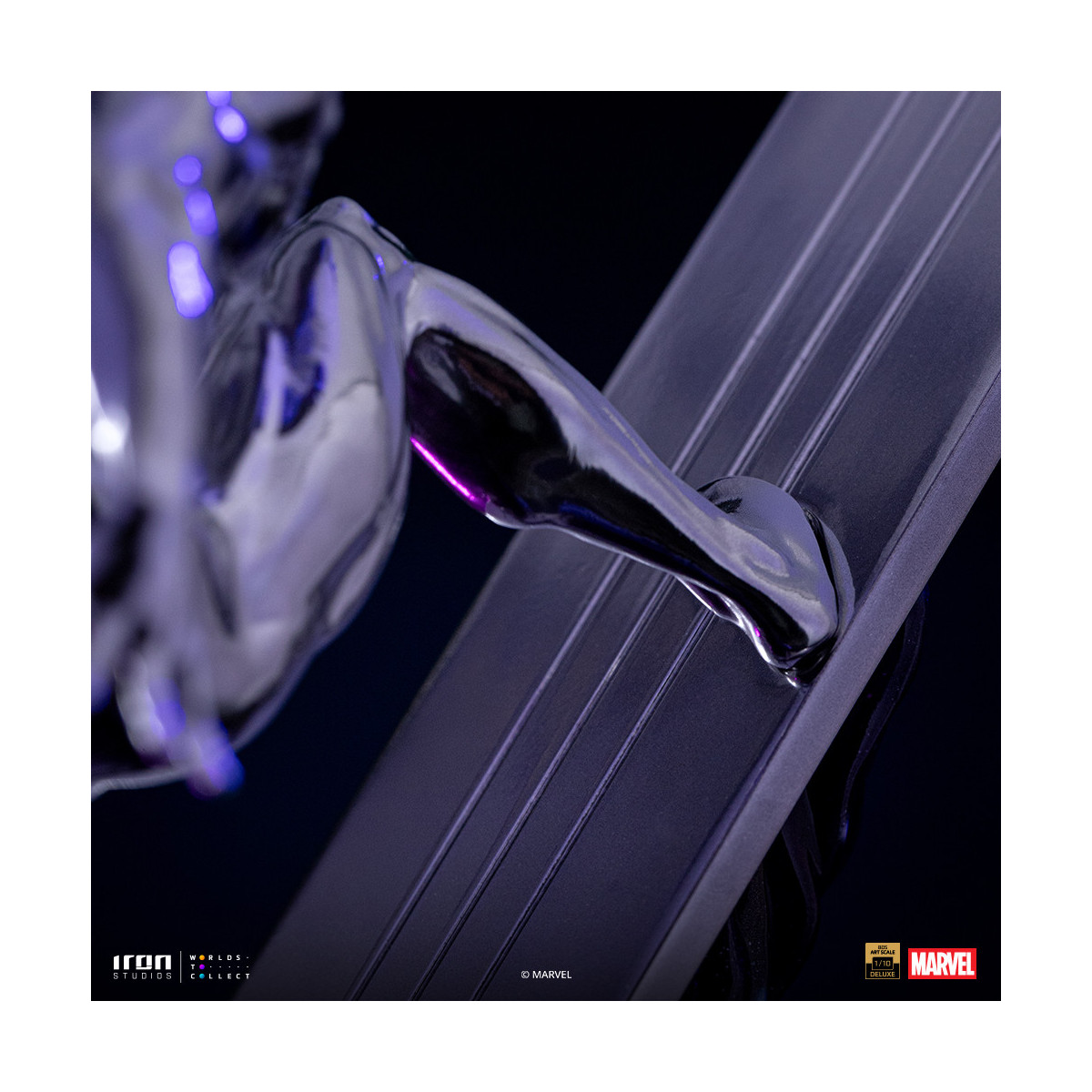 Iron Studios Marvel - Silver Surfer Deluxe Art Scale 1/10 - Diorama del guanto dell'infinito
