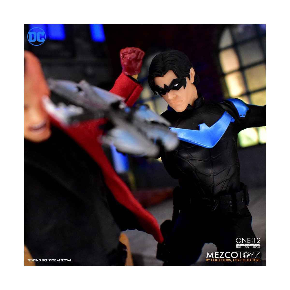 Mezco One 12 - NIGHTWING - DC Comics