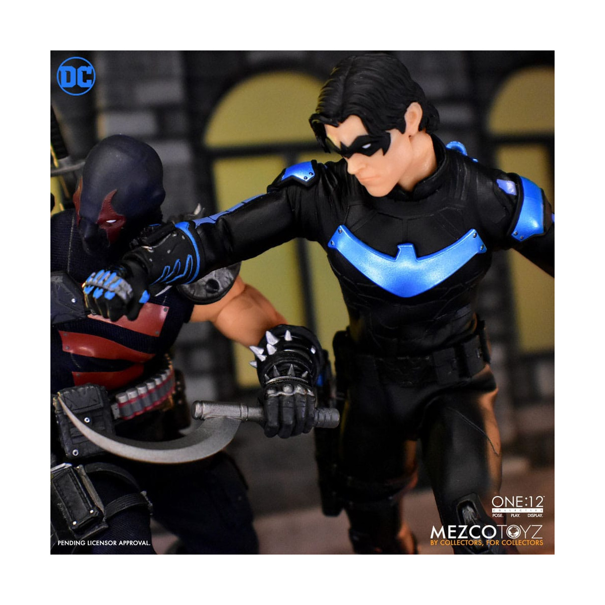 Mezco One 12 - NIGHTWING - DC Comics