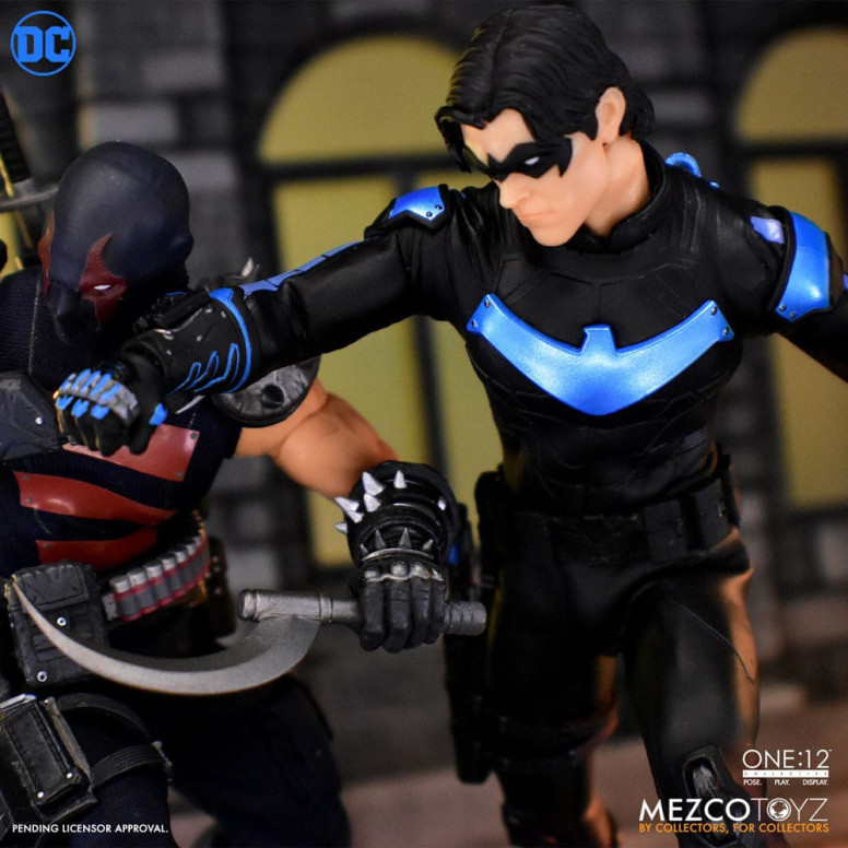 Mezco One 12 - NIGHTWING - DC Comics