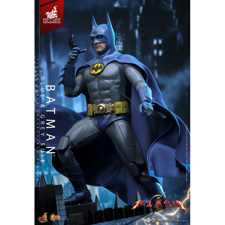 Hot Toys - Batman (Tuta blu e grigia) Movie Masterpiece 1/6 Il The Flash - Esclusiva Hot Toys