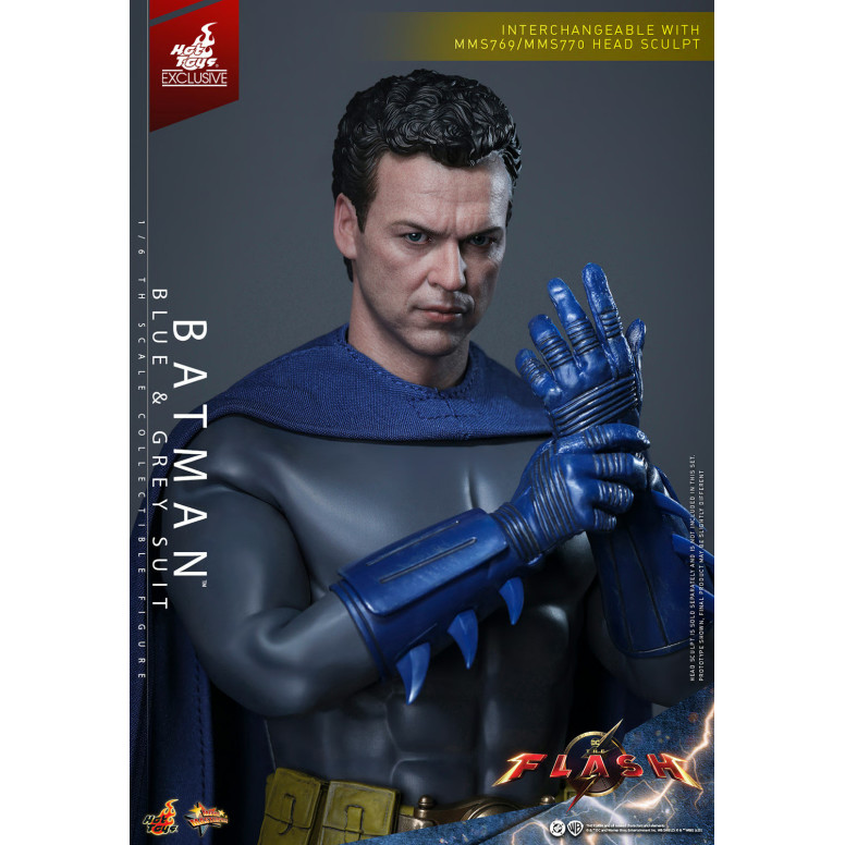 Hot Toys - Batman (Tuta blu e grigia) Movie Masterpiece 1/6 Il The Flash - Esclusiva Hot Toys