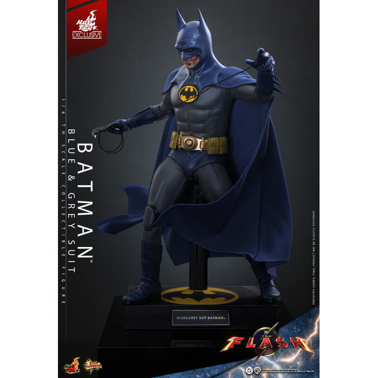Hot Toys - Batman (Tuta blu e grigia) Movie Masterpiece 1/6 Il The Flash - Esclusiva Hot Toys
