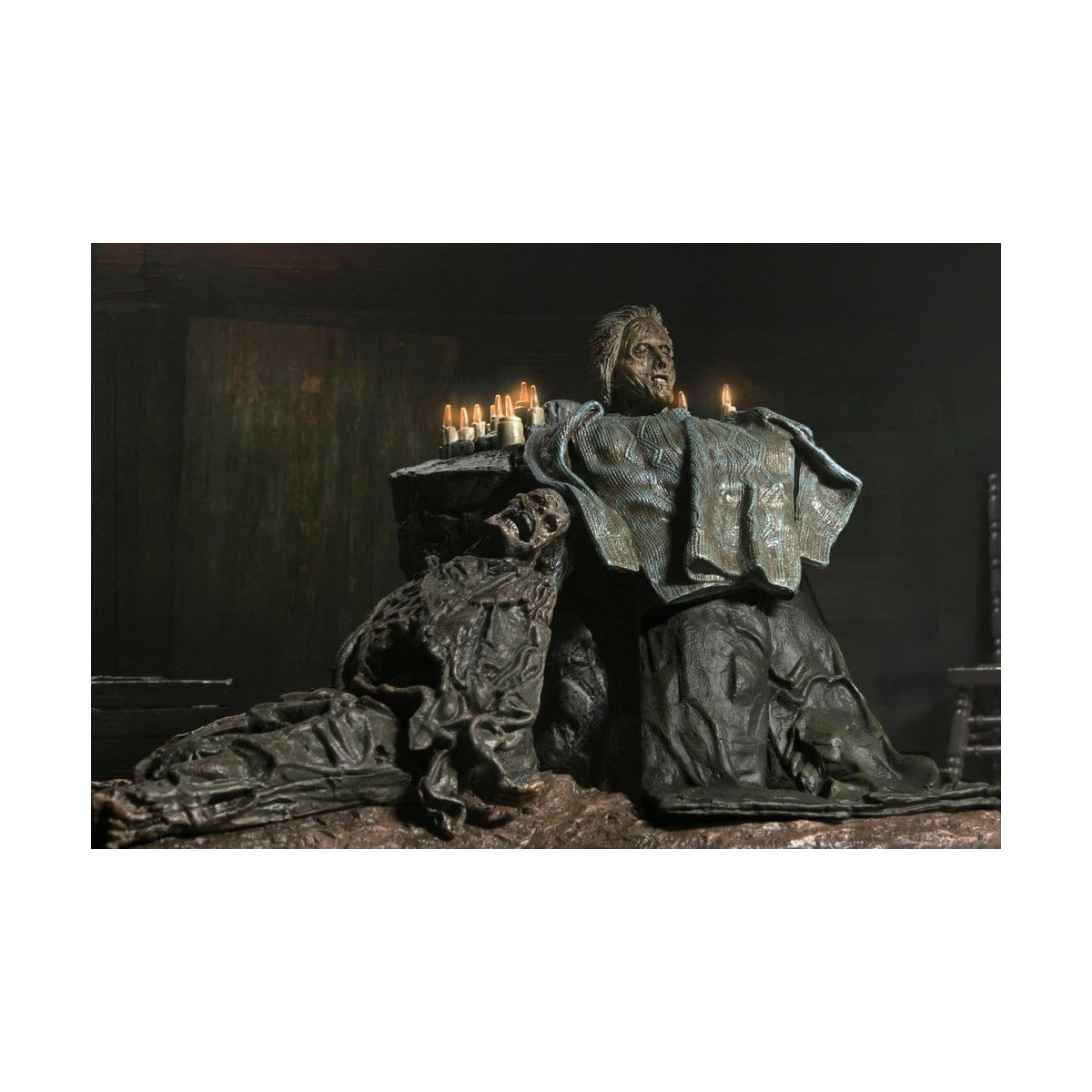 Neca Venerdì 13: il gioco - Diorama Pamela Shrine