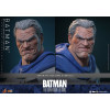 Hot Toys - BATMAN - Batman: Il ritorno del Cavaliere Oscuro (Versione danneggiata dalla battaglia) Comic Masterpiece 1/6