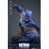 Hot Toys - BATMAN - Batman: Il ritorno del Cavaliere Oscuro (Versione danneggiata dalla battaglia) Comic Masterpiece 1/6