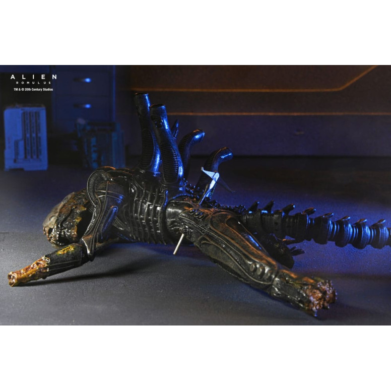 Neca - Alien: Romulus - Laboratorio Deluxe Sospeso Xenomorfo XX121