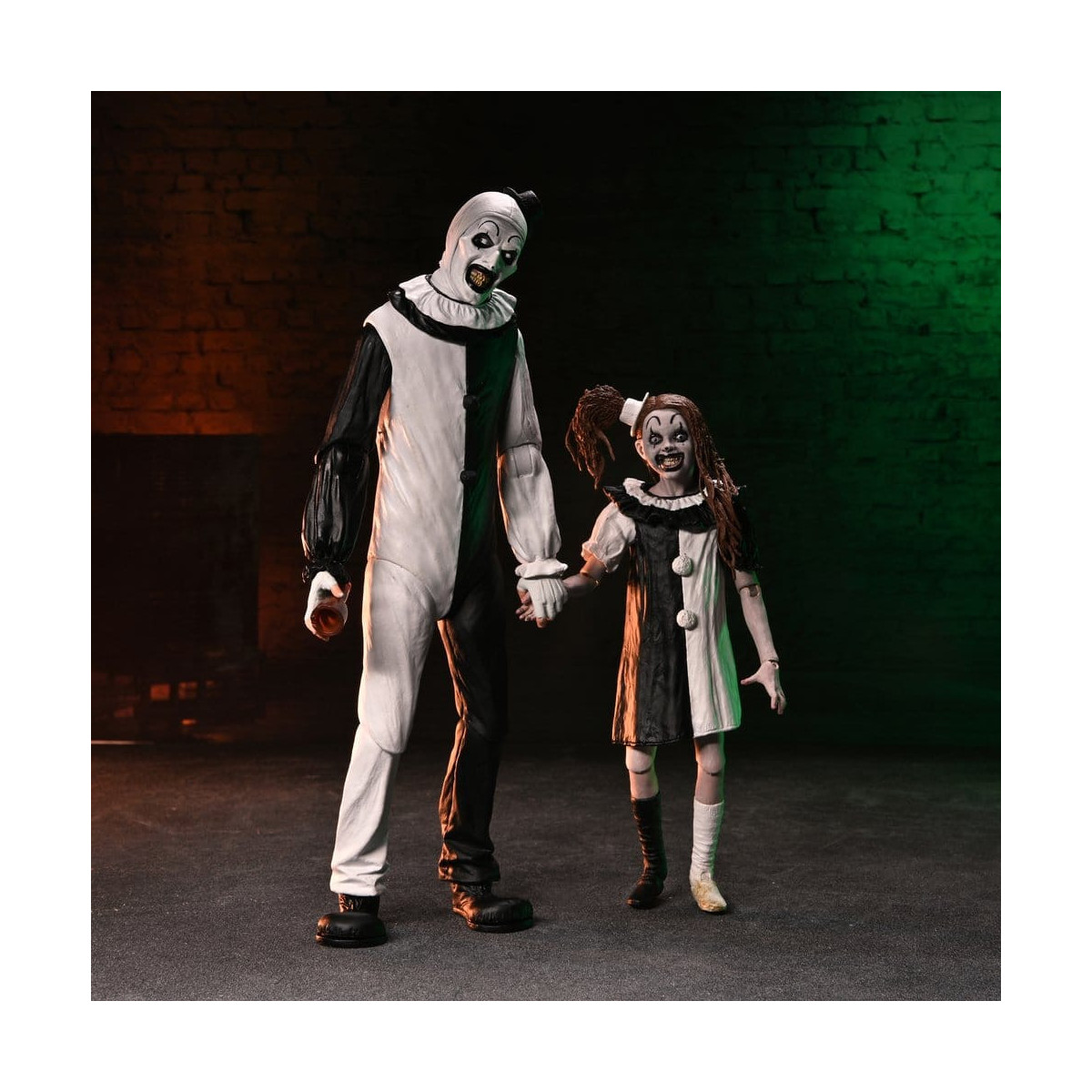 Neca Terrifier 2 - Ultimate Art il clown e la piccola ragazza pallida