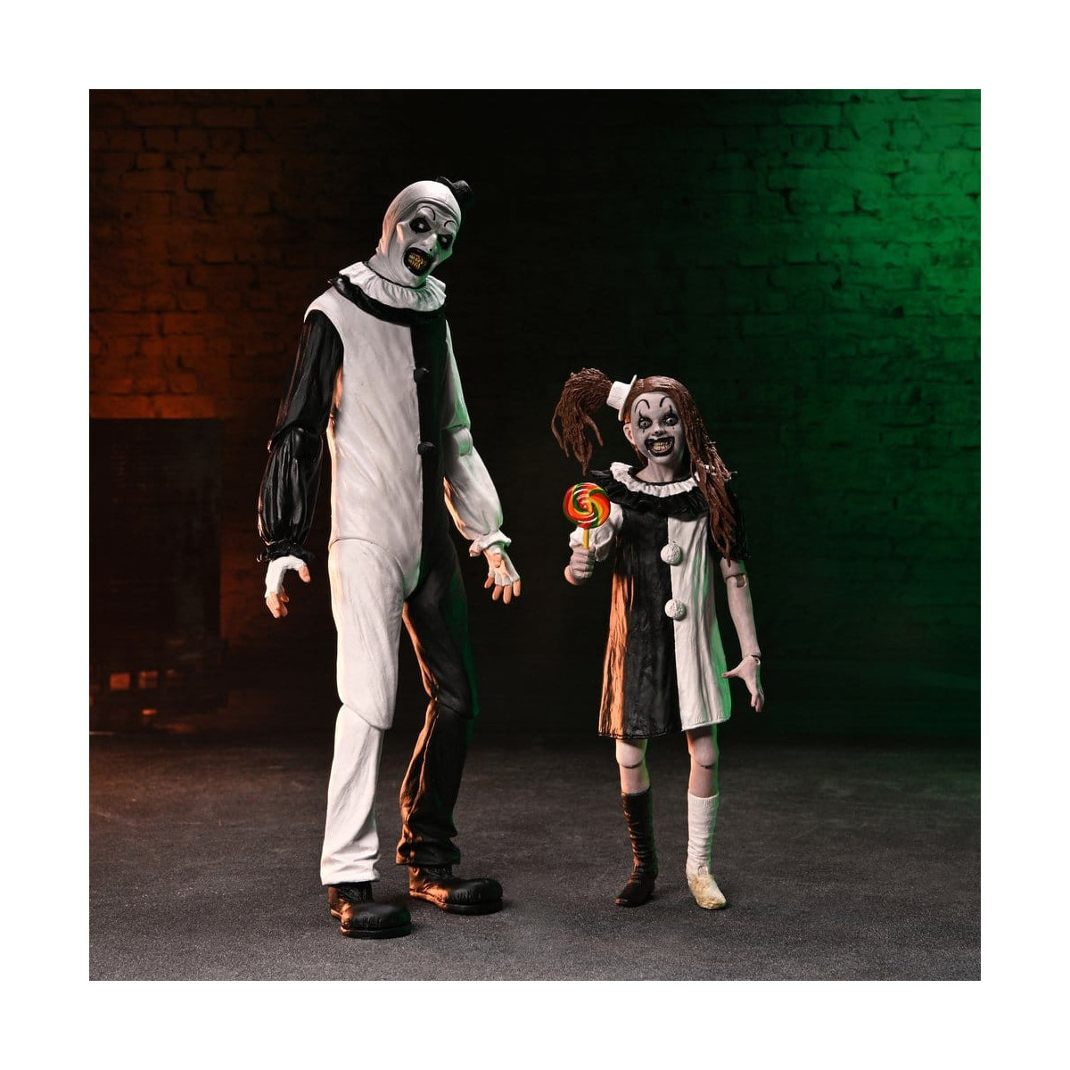 Neca Terrifier 2 - Ultimate Art il clown e la piccola ragazza pallida
