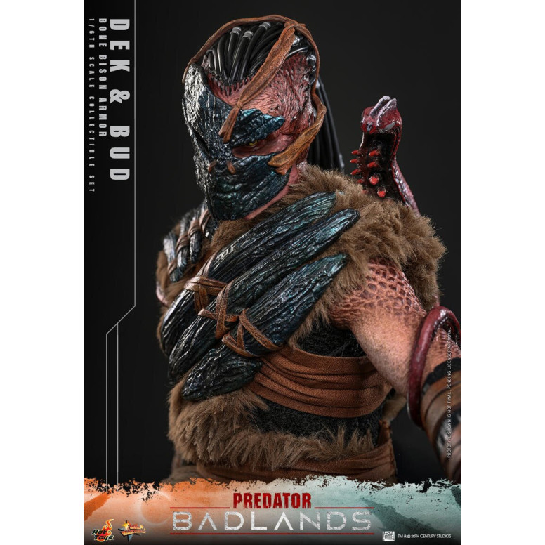 Hot Toys - Predator: Badlands - Dek (armatura Bone Bison) e Bud MMS 1/6