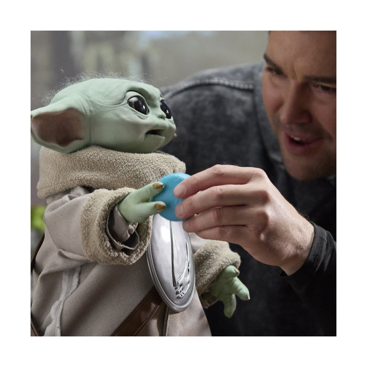Hasbro Star Wars - Ultimate Grogu 1/1 (figura animatronica) - Il Mandaloriano e Grogu