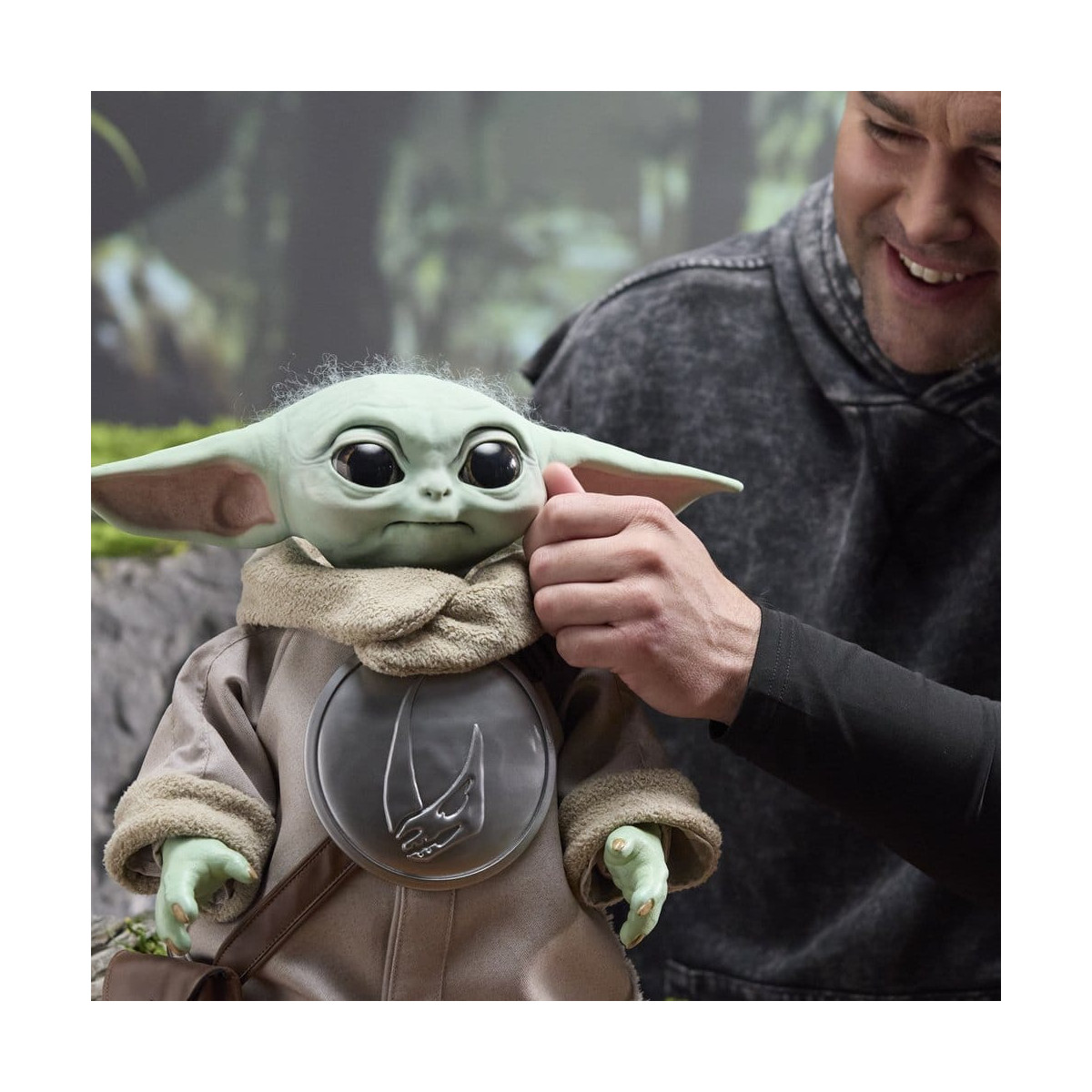 Hasbro Star Wars - Ultimate Grogu 1/1 (figura animatronica) - Il Mandaloriano e Grogu