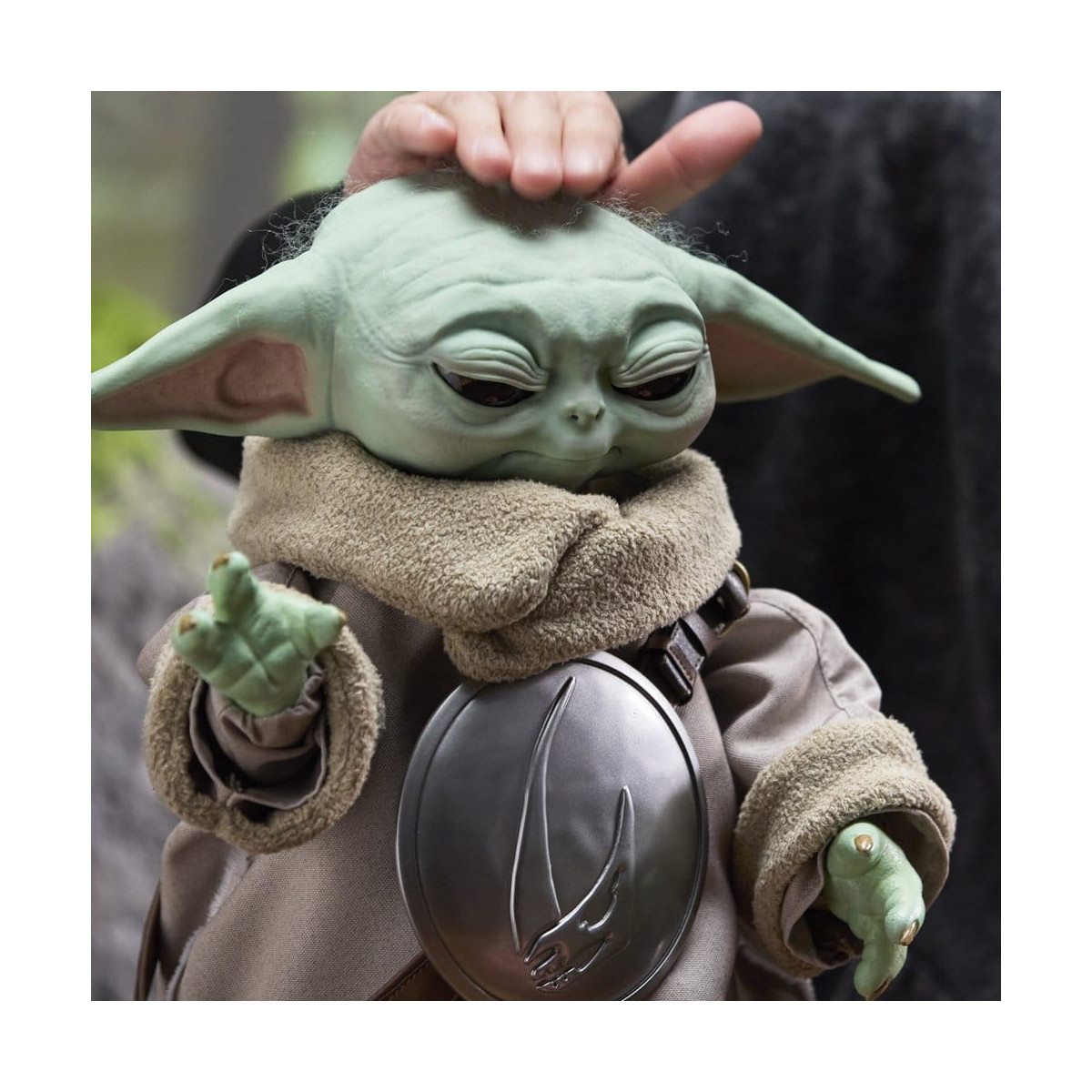 Hasbro Star Wars - Ultimate Grogu 1/1 (figura animatronica) - Il Mandaloriano e Grogu