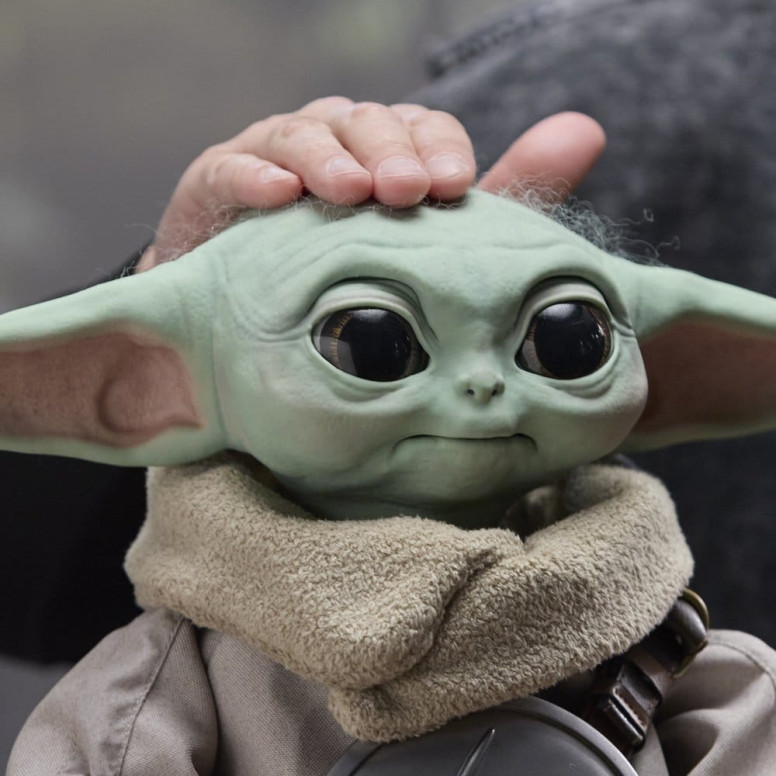 Hasbro Star Wars - Ultimate Grogu 1/1 (figura animatronica) - Il Mandaloriano e Grogu