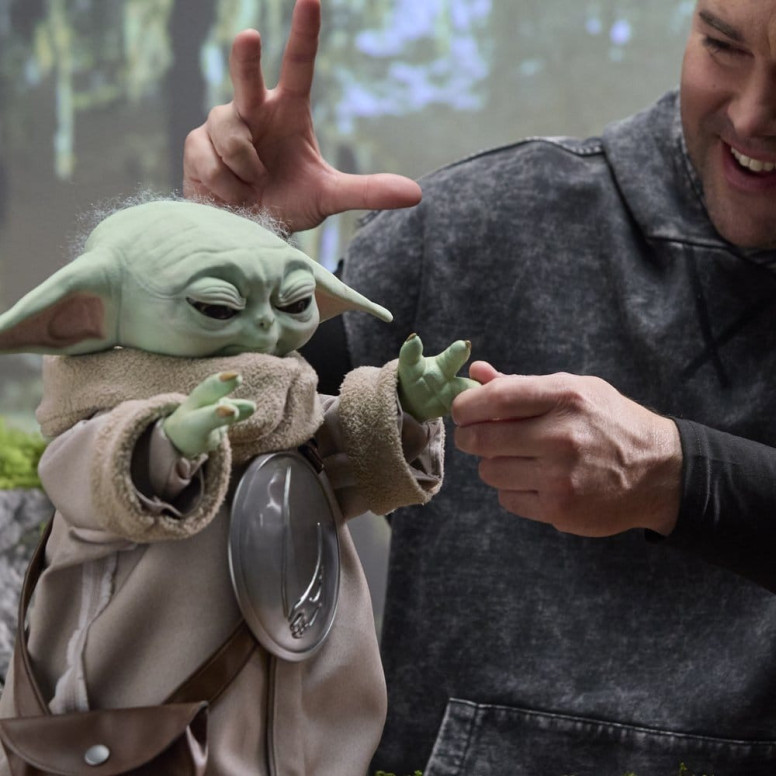 Hasbro Star Wars - Ultimate Grogu 1/1 (figura animatronica) - Il Mandaloriano e Grogu