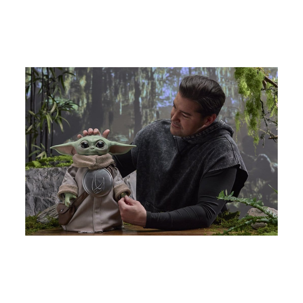 Hasbro Star Wars - Ultimate Grogu 1/1 (figura animatronica) - Il Mandaloriano e Grogu